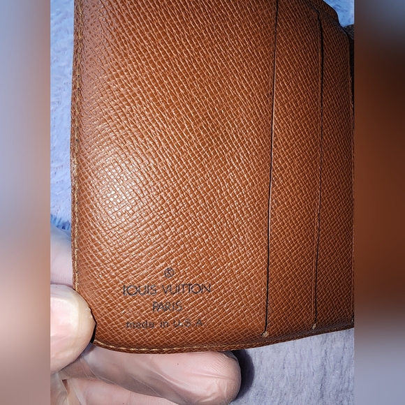 Authentic Louis Vuitton Monogram Compact Zippy - Picture 7 of 15